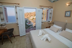 Niriides Hotel & Apartments