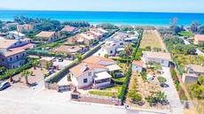 Casa Vacanze Mare Nostrum beach front