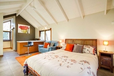 Airlie Beach Eco Cabins - Adults only