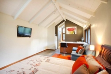 Airlie Beach Eco Cabins - Adults only