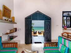 Blue Parrot Beach Villa