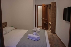 4 Rooms Hotel