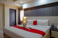 RedDoorz Plus near Hotel Benua Kendari