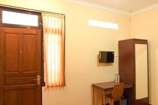 RedDoorz near Terminal A Adisucipto Airport