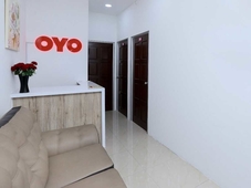 OYO 89772 Roselyn Inn