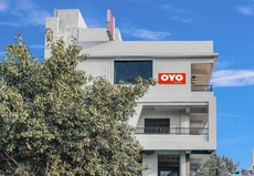 Super OYO Flagship Hotel White Villa