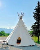 Glacier Grizzly Resort - Glamping