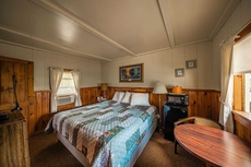 Park Motel and Cabins