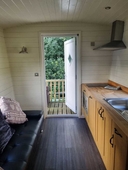 Glamping Hut - Riverview 5