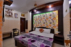 Hotel Dharam Villa