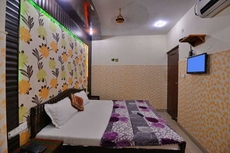 Hotel Dharam Villa