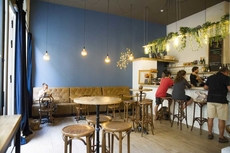 Georges Hostel & Cafe