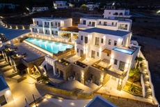 Kouros Blanc Resort & Suites