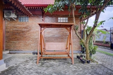 SUPER OYO Collection O 90265 Cempoko Mulyo Homestay Syariah