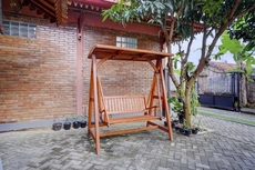 SUPER OYO Collection O 90265 Cempoko Mulyo Homestay Syariah