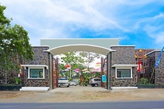 OYO 91568 Trisna Srabah Resort Homestay & Resto