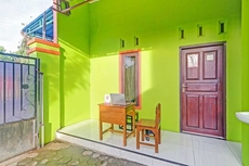 SPOT ON 90760 Homestay Al Madina Syariah