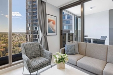 Meriton Suites George Street, Parramatta