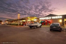 Morayfield Tavern & Motel