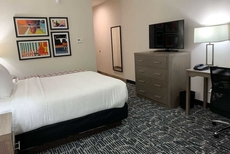 La Quinta Inn & Suites by Wyndham-Red Oak TX IH-35E