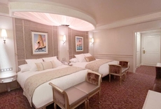 Disneyland® Hotel