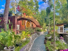 Jardin De Ysabelle and Hobbiton Cafe