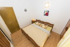 Apartments and Rooms Dragica