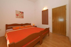 Apartments and Rooms Dragica