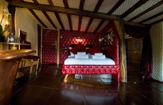 Crazy Bear Hotel-Beaconsfield