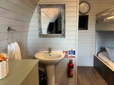 Deluxe Glamping Pod With Hot Tub in Frodsham