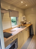 Glamping Hut - Riverview 4