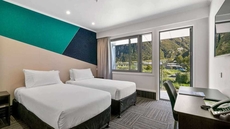 Mt Cook Lodge & Motels