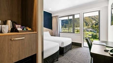 Mt Cook Lodge & Motels