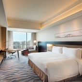 Doubletree By Hilton Yantai Golden Coast Hotel & Suites