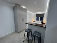 Luxurious London Studios