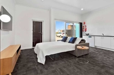 Port Lincoln Shark Apartments