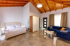 Santa Oliva Suites