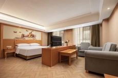 Vienna Hotel (Xiantao Huanggong)