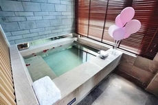 Shiqi Fodingshan Hot Spring Town Yutangsheng Hot Spring Resort Hotel