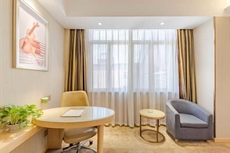 Vienna Hotel (Shou County Jingrun Central City)