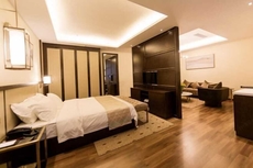 Binjiang Celebrity Holiday Hotel