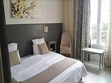 Les Aubuns Country Hotel