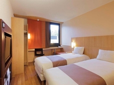 Ibis Guingamp