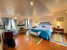 The Elgin Mount Pandim Pelling