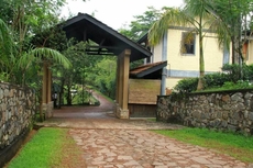 Lake Serenity Boutique Hotel