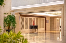 Longqi Jianguo Hotel