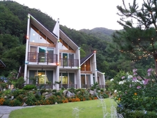 Yeongwol Moon in Cloud Pension
