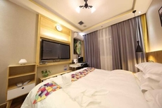 Xinzheng Venice Fashion Hotel (Xinhua Road Zhonghua Road)