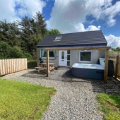 Forest View Cottage - Private Hot Tub