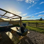 Forest View Cottage - Private Hot Tub